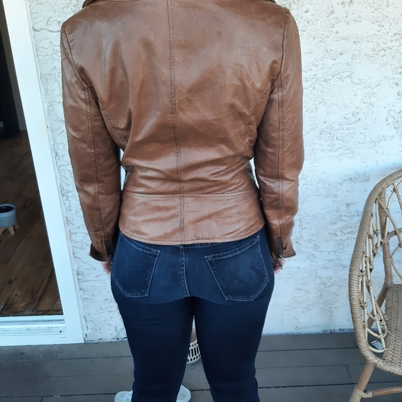 Asymmetrical leather Danier jacket (X's) - Picture 5 of 7